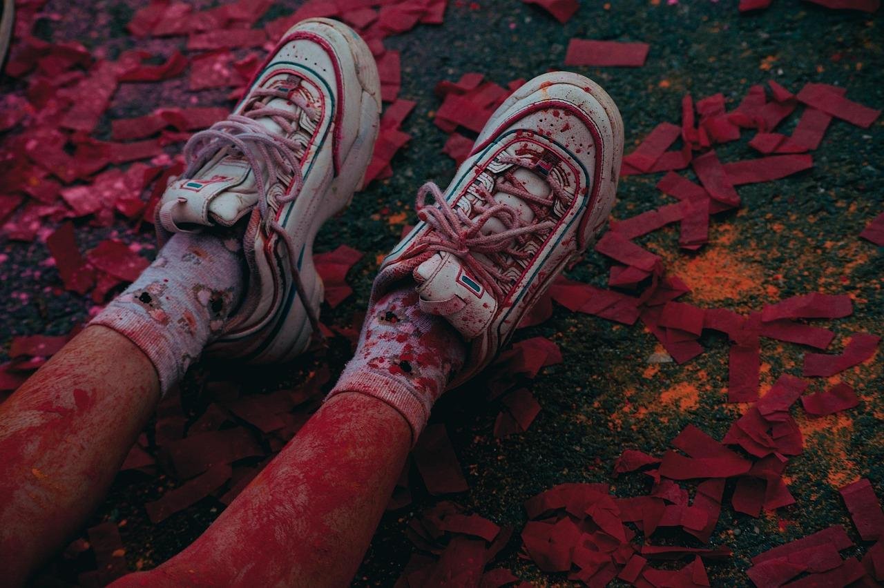 textures and Materials: Elevating Your sneaker look